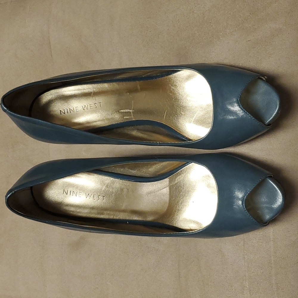 Nine West  Camya platform peep toe pumps